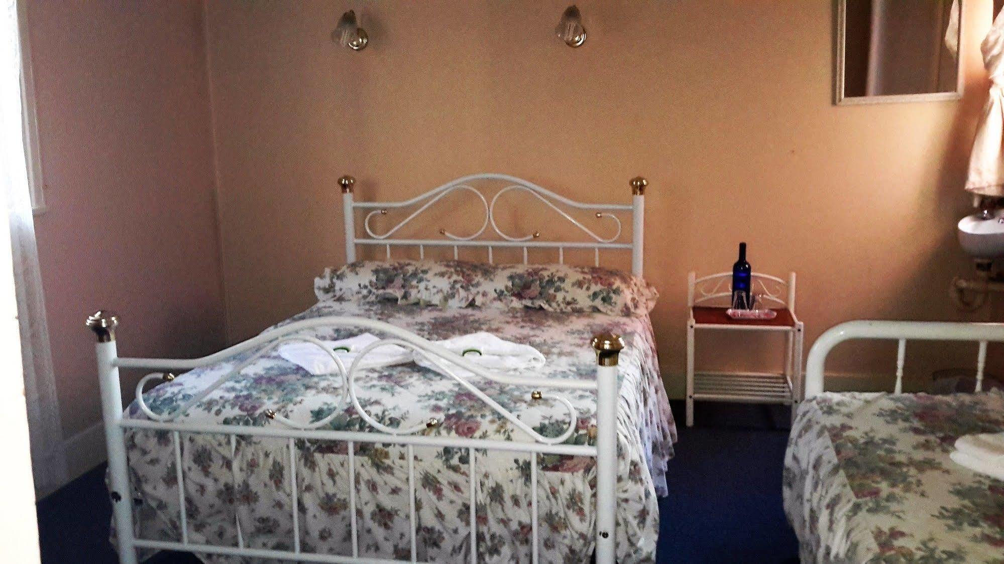 Annie'S Shandon Inn Brisbane Bagian luar foto