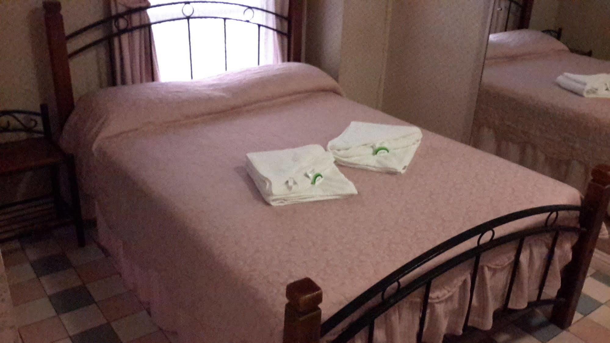 Annie'S Shandon Inn Brisbane Bagian luar foto
